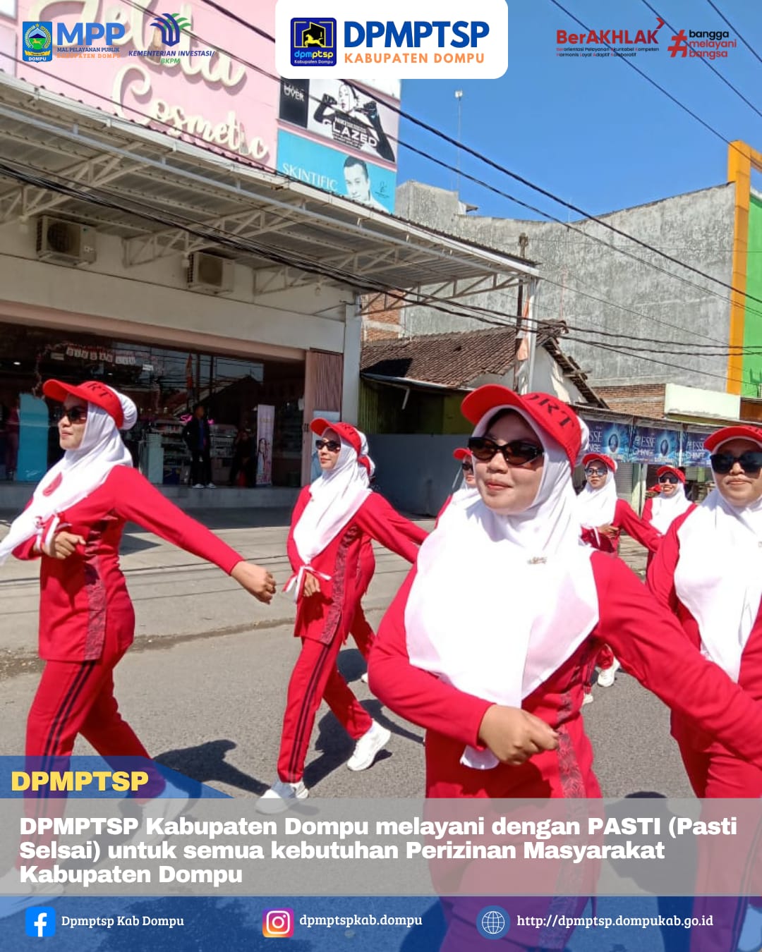 Perayaan HUT RI- Ke-80, Ibu-ibu Dpmptsp Kabupaten Dompu Ikut Tampil Gerak Jalan 8Km.